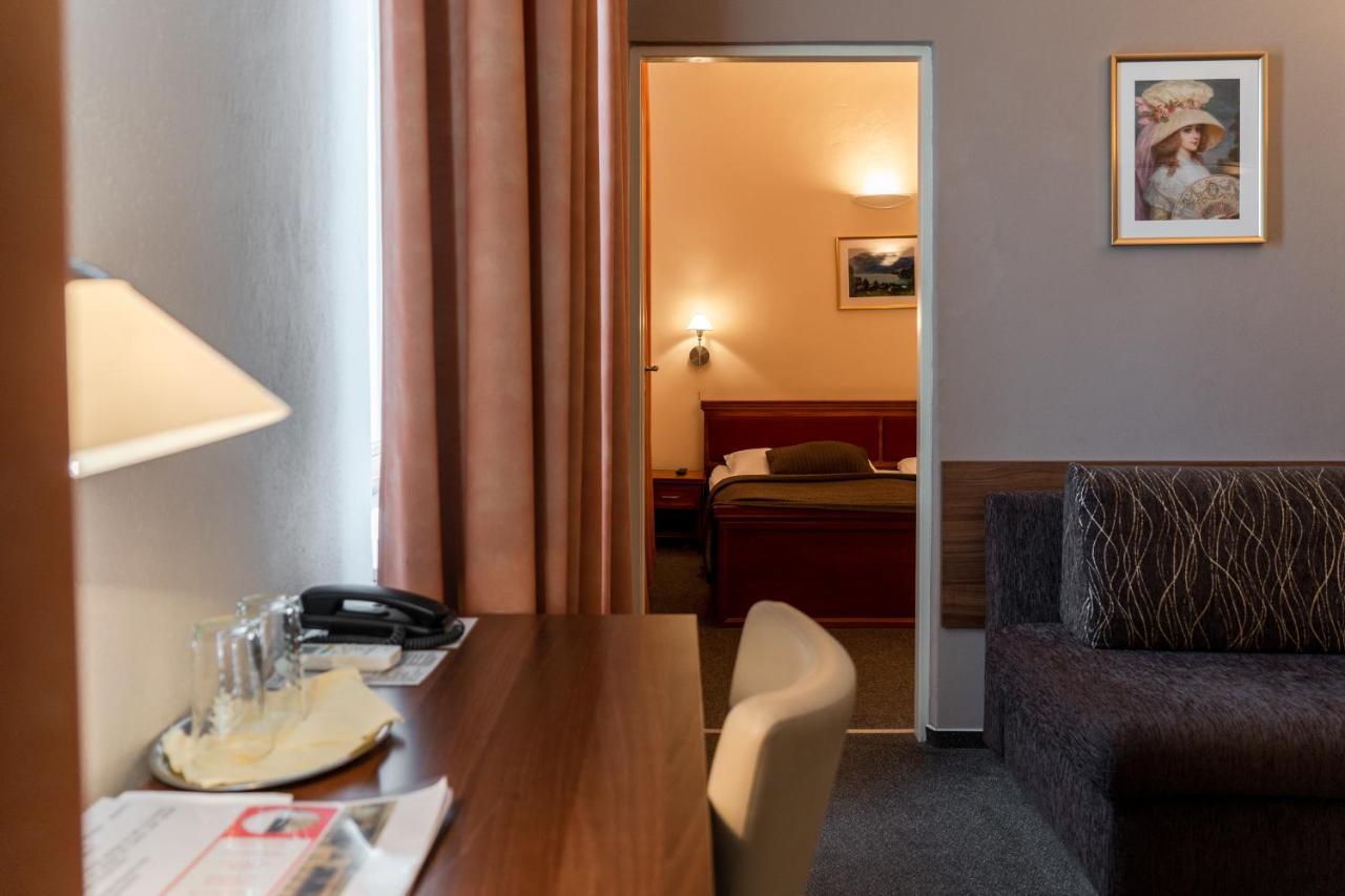 אוהרסקה הראדיסטה Hotel Grand מראה חיצוני תמונה